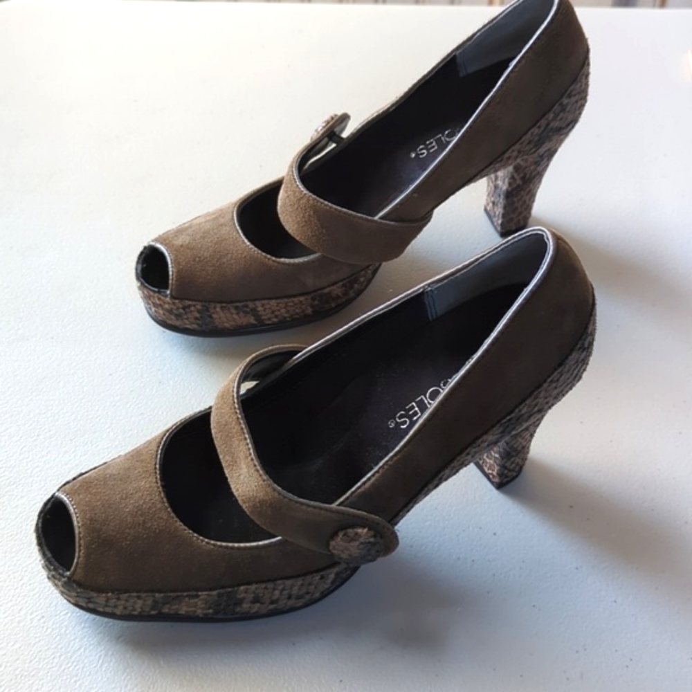 Aerosoles, peep toe brown snake skin pattern/suede Mary Jane heels. 7.5
